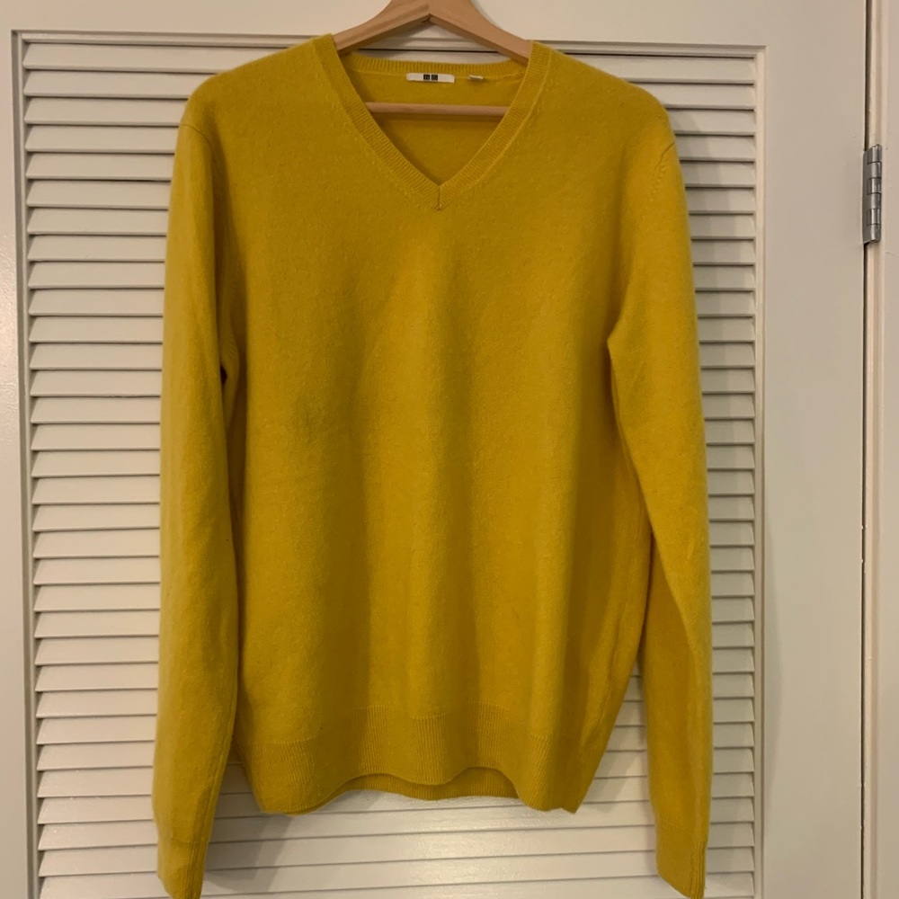Uniqlo yellow 100% cashmere sweater